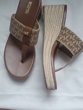 MICHAEL Michael Kors Brown Logo Espadrille Wedge Thongs Size 7.5M